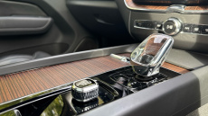 Volvo XC60 2.0 B5P Ultimate Dark 5dr AWD Geartronic Petrol Estate